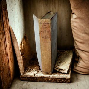 1928 RARE Elizabeth & Essex A Tragic History Lytton Strachey 13th print …